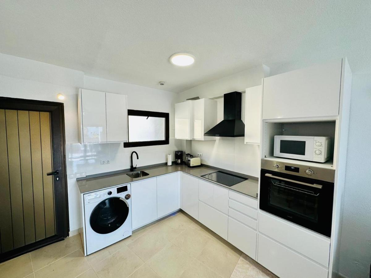 Ocean Front Cozy 2 Bedroom, 3 Beds Spacious- Netflix, Pool, Beach Lift & Fast Wifi ปลายา เดล อิงเกลส ภายนอก รูปภาพ