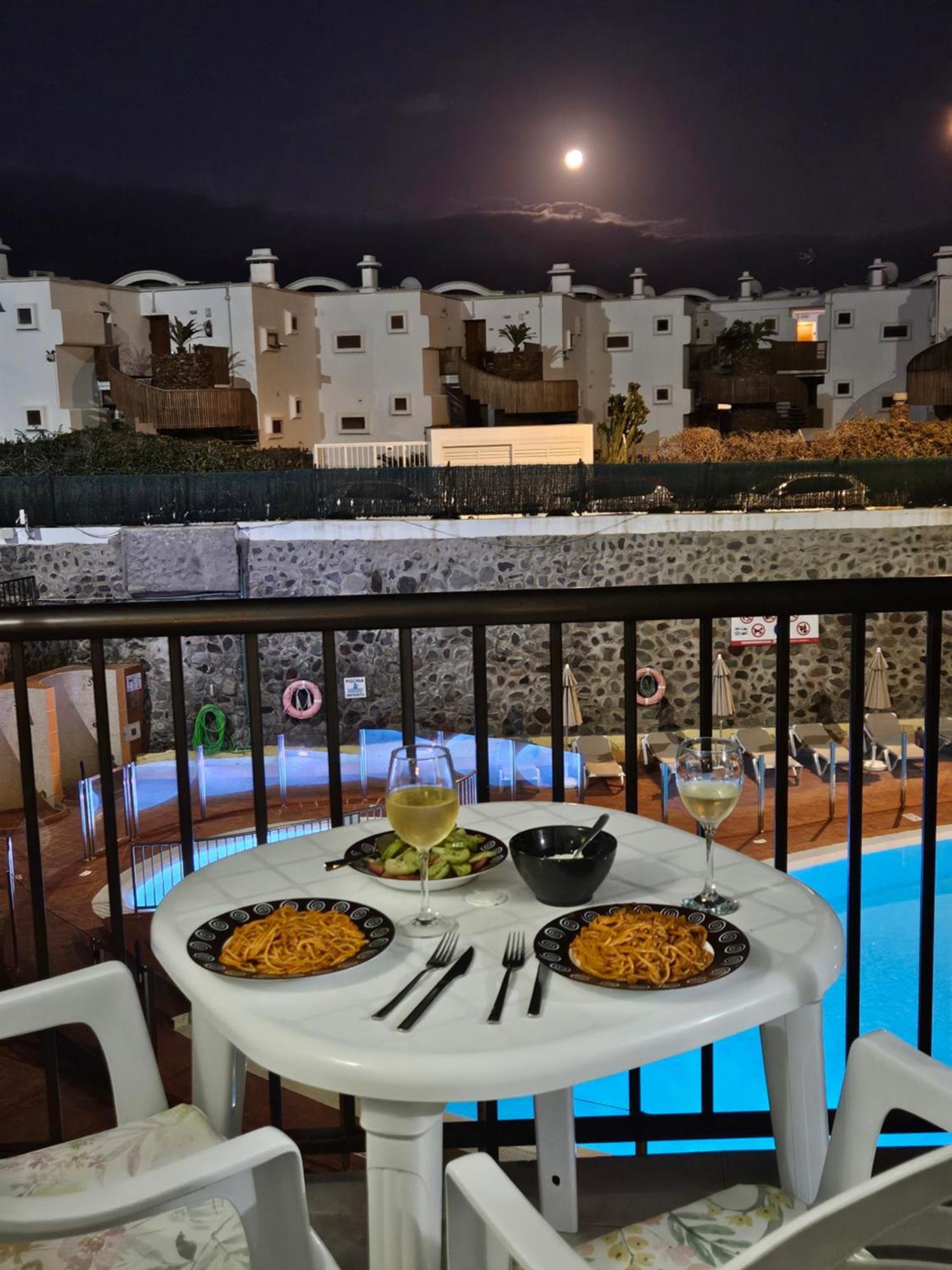 Ocean Front Cozy 2 Bedroom, 3 Beds Spacious- Netflix, Pool, Beach Lift & Fast Wifi ปลายา เดล อิงเกลส ภายนอก รูปภาพ